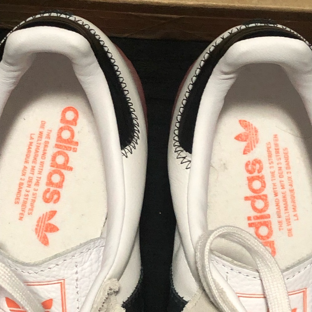 adidas Samba Women's Sneaker, Size 9, White/Black Low Top Lace-Up, Rubber Sole - Picture 4 of 6